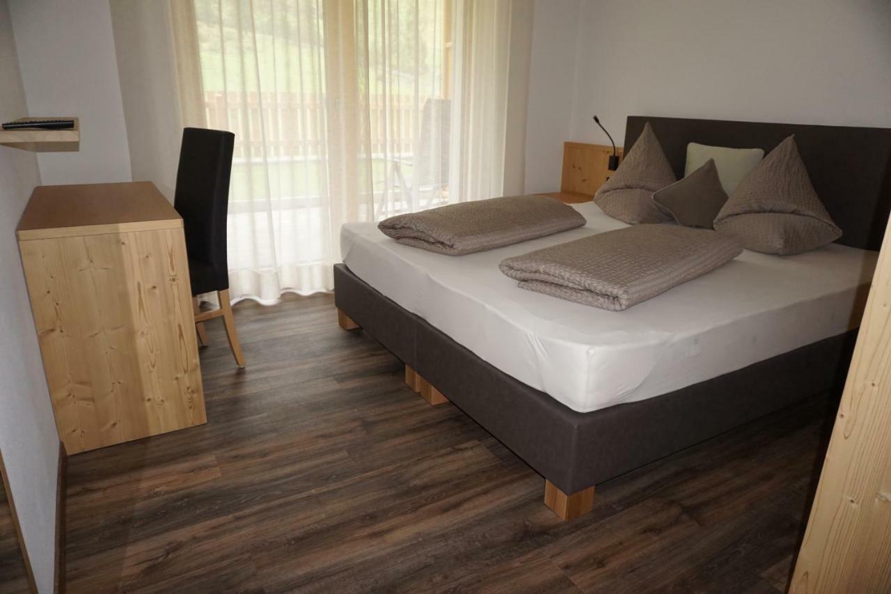 Apparthotel Marteshof Pfelders Bagian luar foto